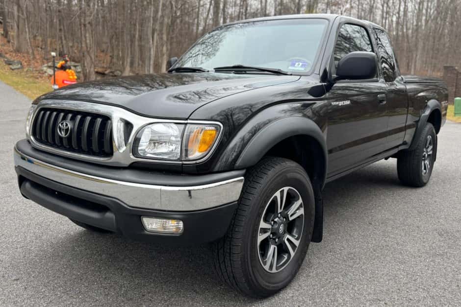 2001 Toyota Tacoma (N1X0 1995-2005) sold for $13,769