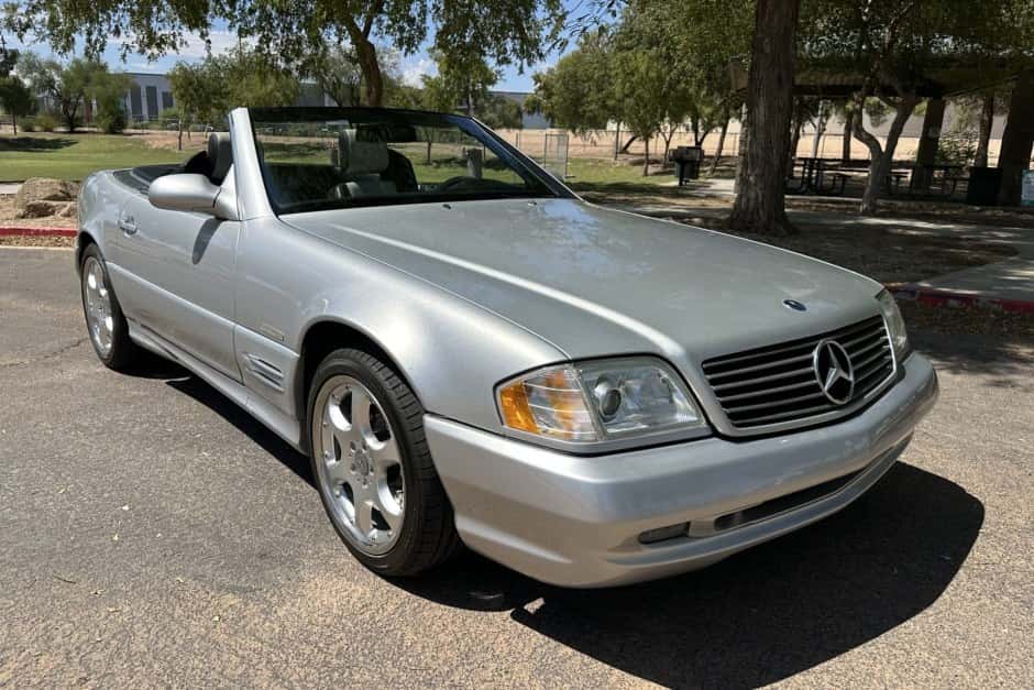 2002 Mercedes-Benz R129 SL sold for $15,900