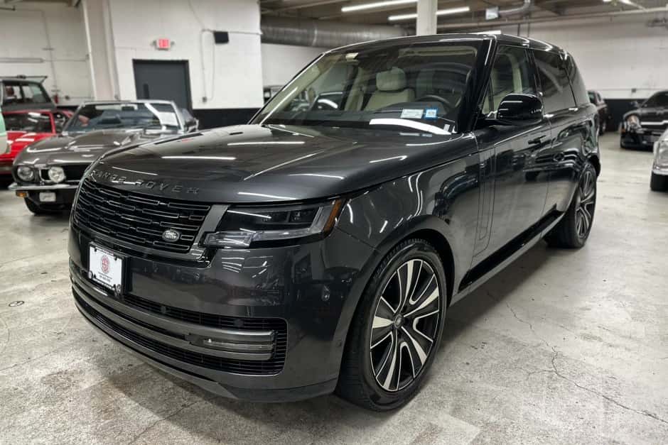 2023 Land Rover Range Rover L460 sold for $89,000