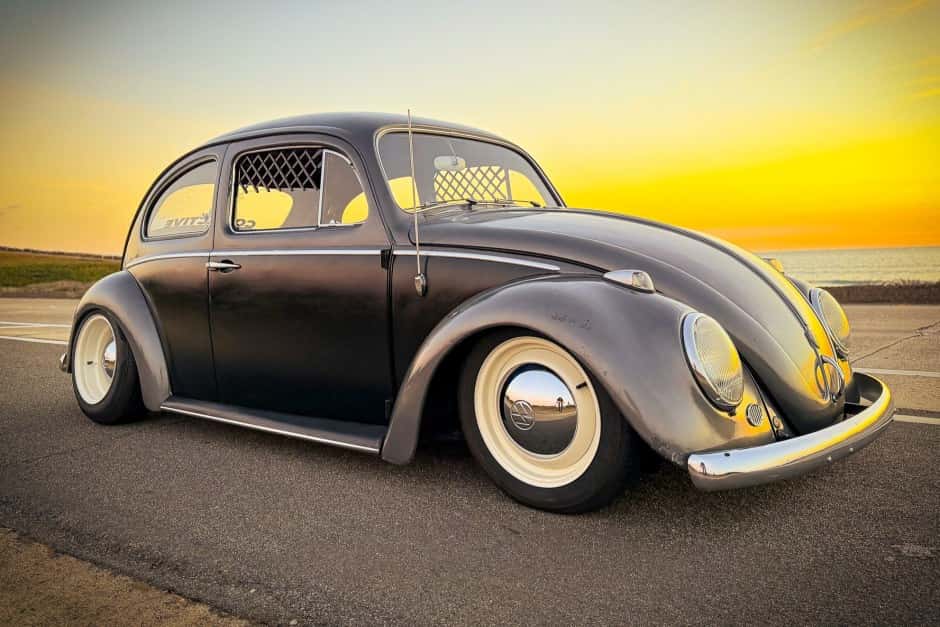 1962 Volkswagen Beetle (1958-1979) sold for $11,000