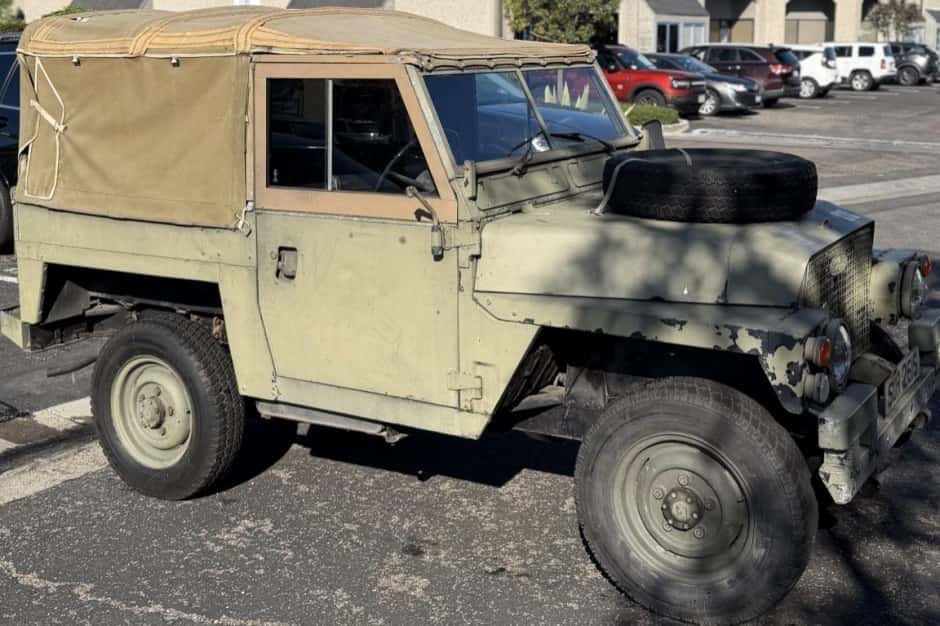 1978 Land Rover Series 88 sold for $9,000