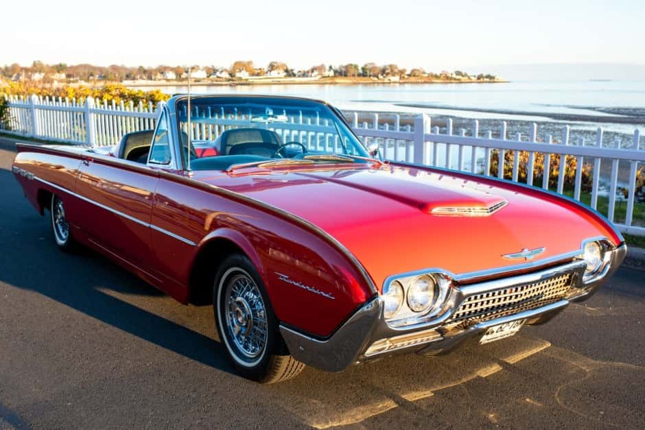 1962 Ford Thunderbird (1961-1963) sold for $40,250