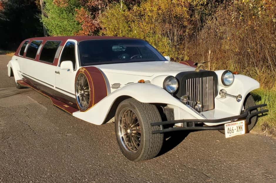 1997 Lincoln Town Car sold for $12,789