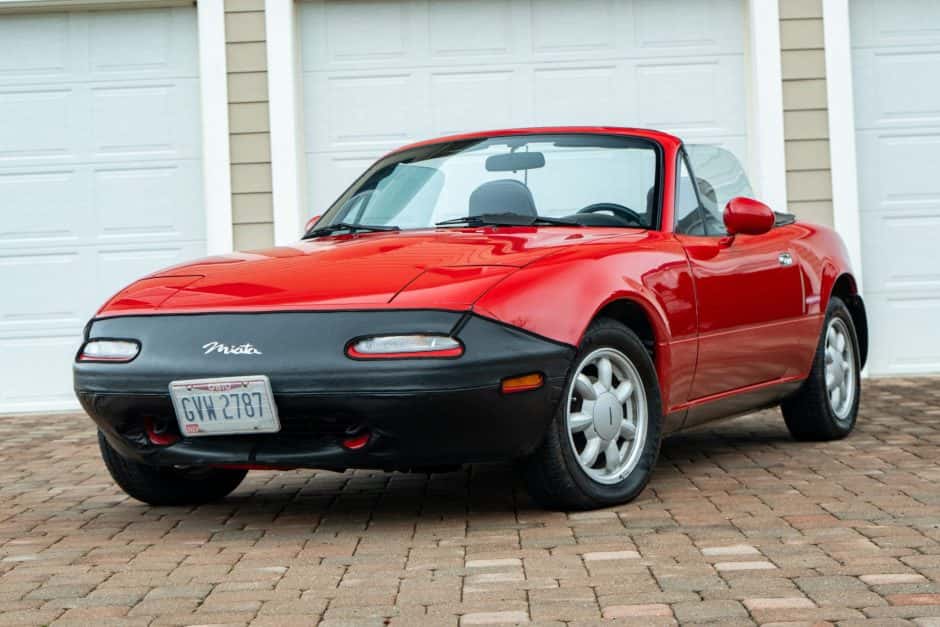 1992 Mazda NA MX-5 Miata sold for $10,500