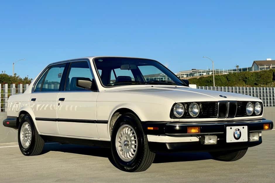 1987 BMW E30 3-Series Sedan sold for $16,000