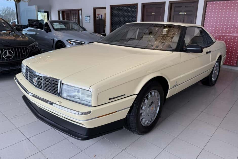 1993 Cadillac Allanté sold for $18,500