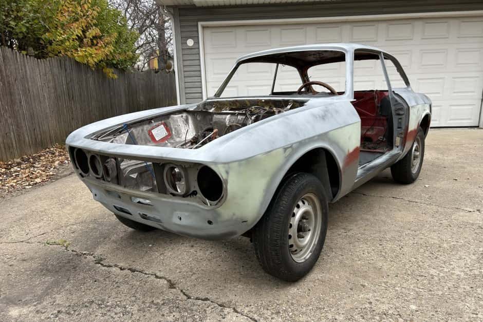 1973 Alfa Romeo 105/115 Series Coupe sold for $16,750