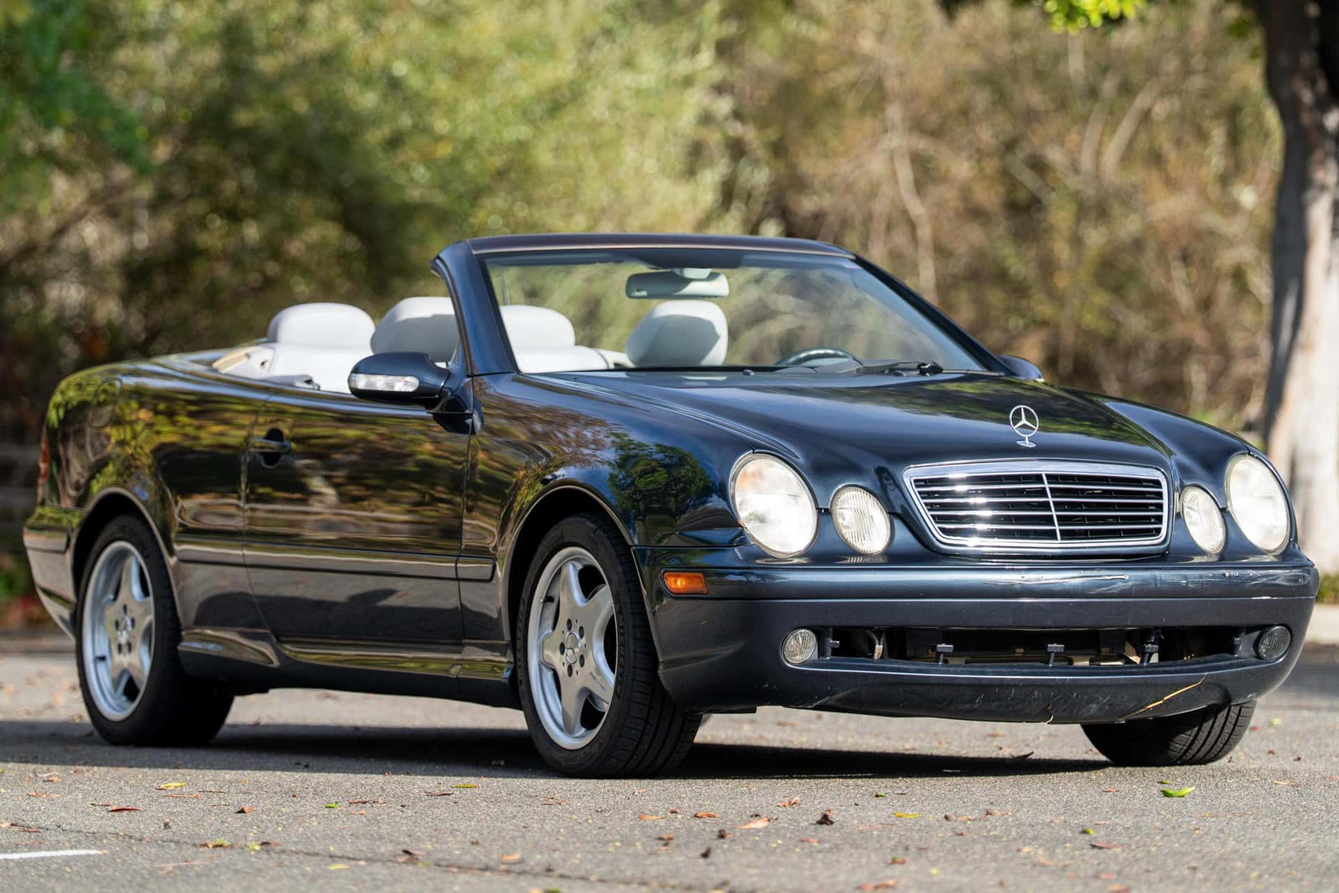 2001 Mercedes-Benz CLK-Class sold for $5,200