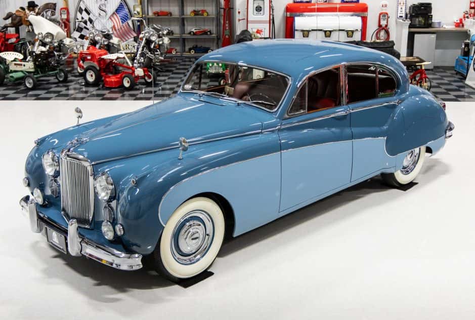 1960 Jaguar Mk VII, VIII, & IX sold for $66,000