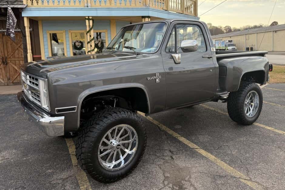 1986 Chevrolet C/K (1973-1991) sold for $38,750
