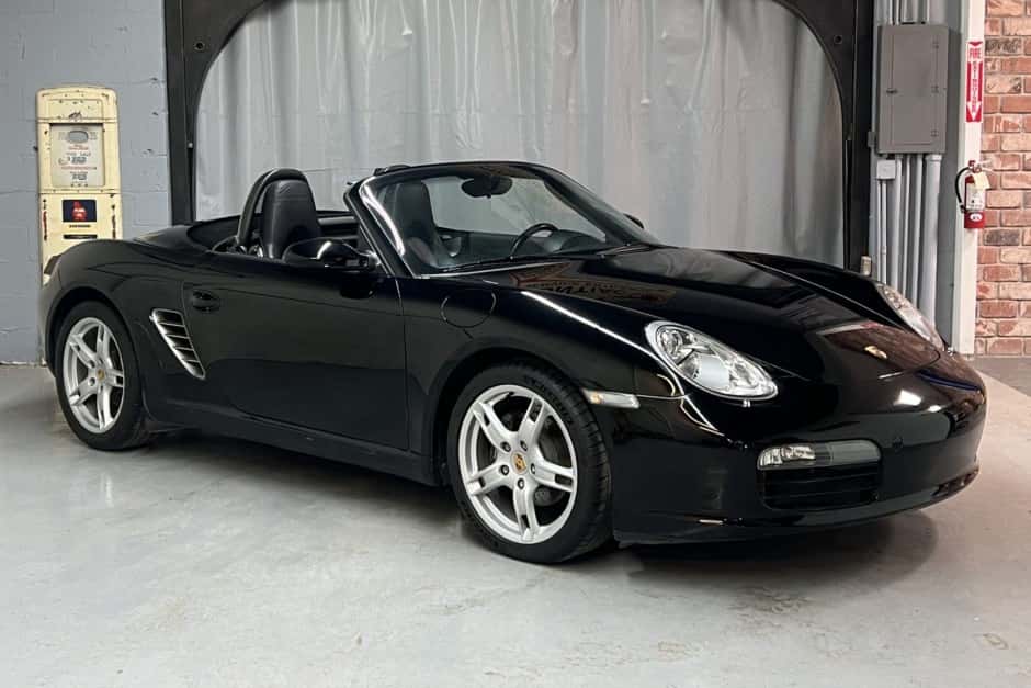 2006 Porsche 987 Boxster sold for $15,011