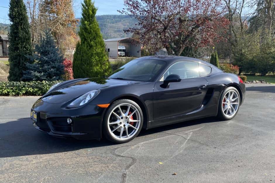 2015 Porsche 981 Cayman sold for $39,981