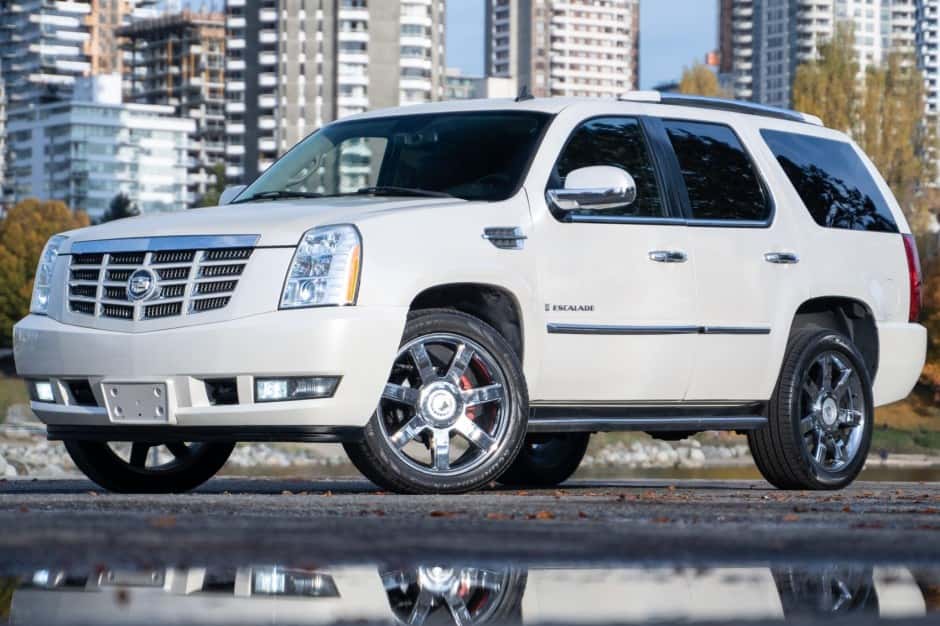 2007 Cadillac Escalade & EXT GMT900 (2007-2014) sold for $13,250