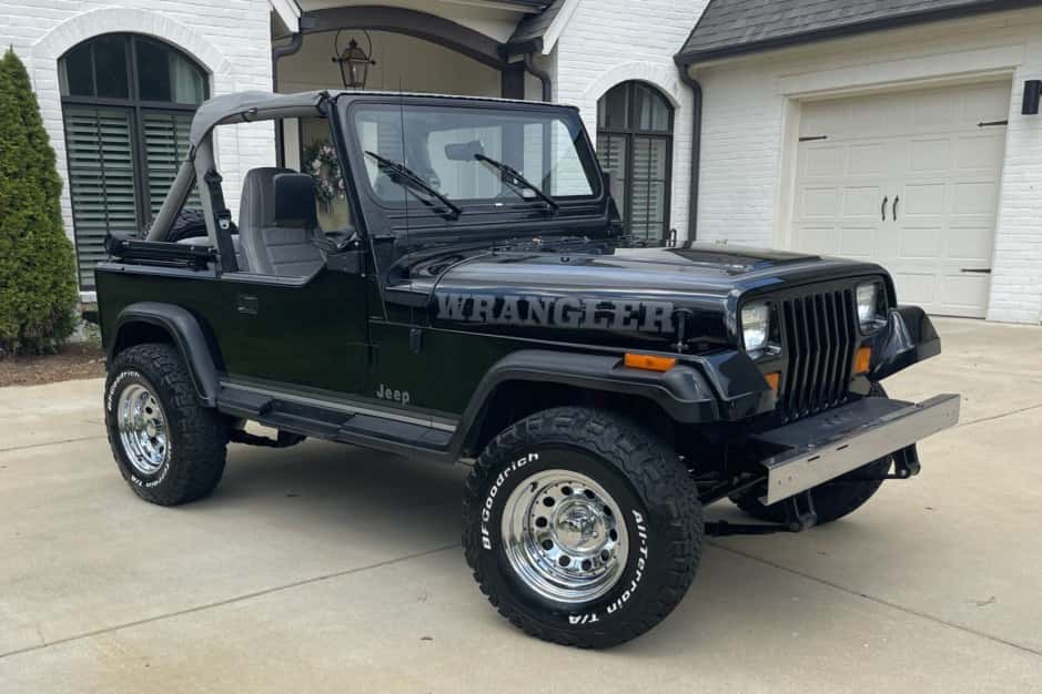 1988 Jeep Wrangler YJ (1987-1995) sold for $12,250
