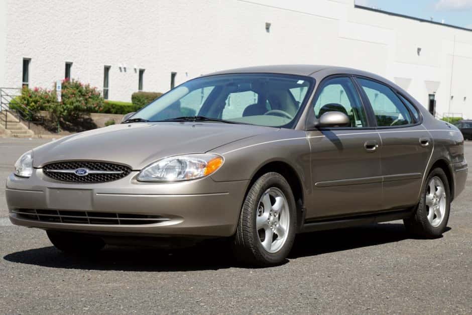 2003 Ford Taurus Sedan & Wagon sold for $7,100