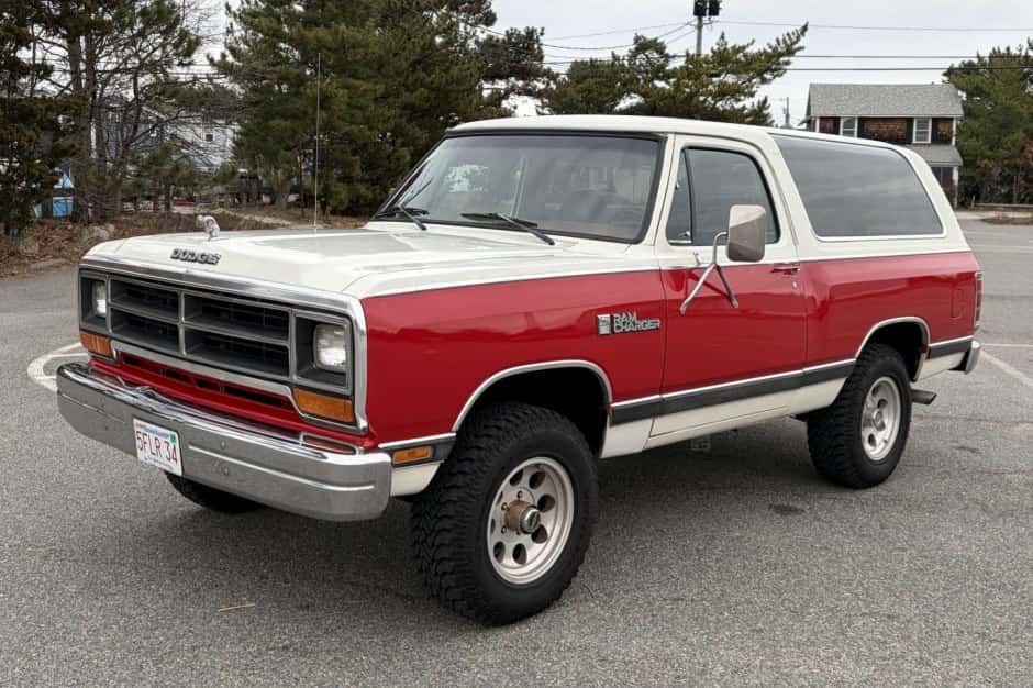 1986 Dodge Ramcharger / Plymouth Trail Duster sold for $7,286
