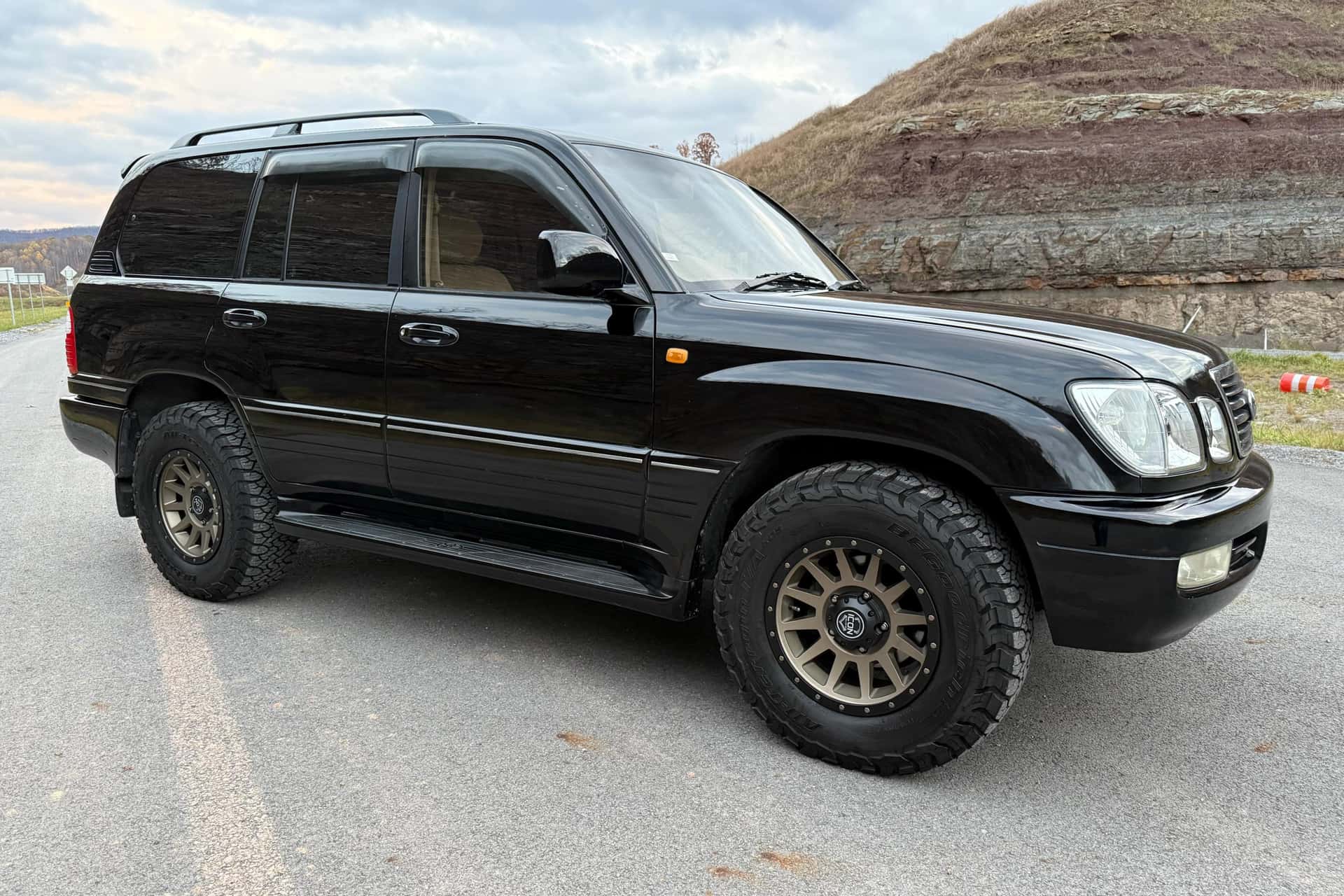 1999 Toyota Land Cruiser sold for $18,500