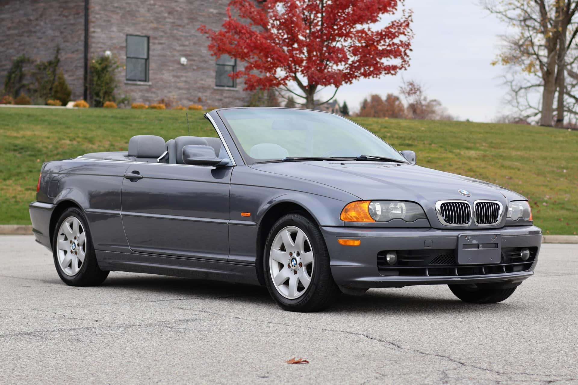 2001 BMW 3 Series sold for $6,200
