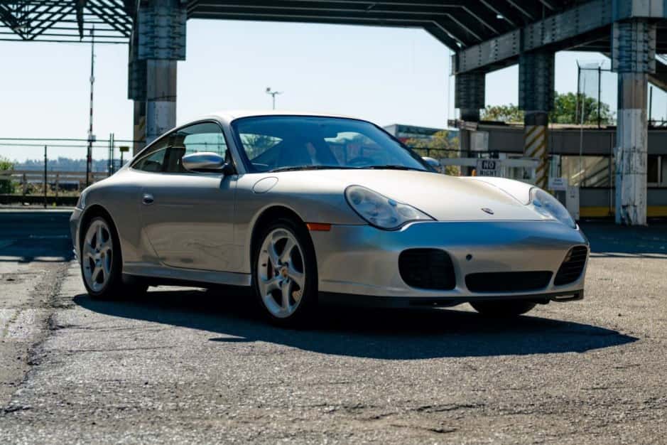 2005 Porsche 996 911 (Non-Turbo/GT2/GT3) sold for $31,000