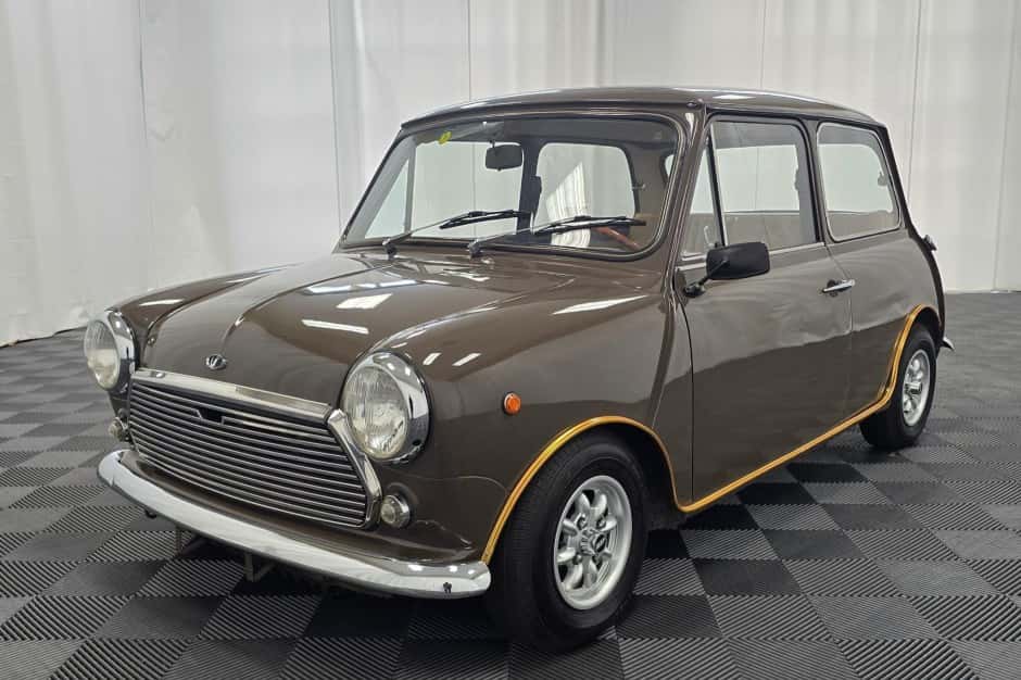 1971 Mini Mk III-Mk V sold for $17,000