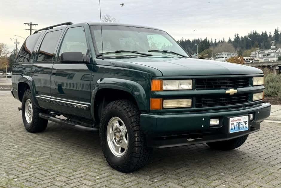 2000 Chevrolet Tahoe GMT400 sold for $19,630