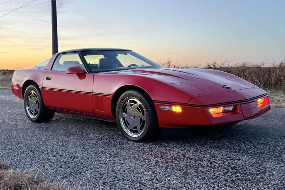 1989 Chevrolet Corvette C4 Coupe (1984-1991) sold for $7,500