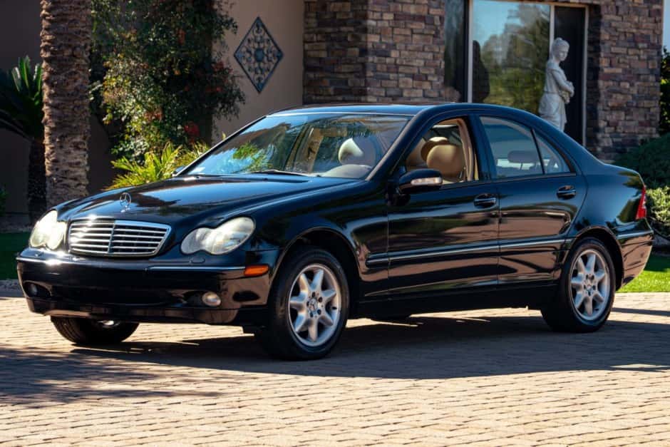 2002 Mercedes-Benz W203 C-Class sold for $6,805