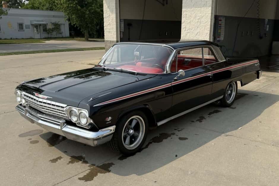 1962 Chevrolet Impala (1961-1964) sold for $28,409