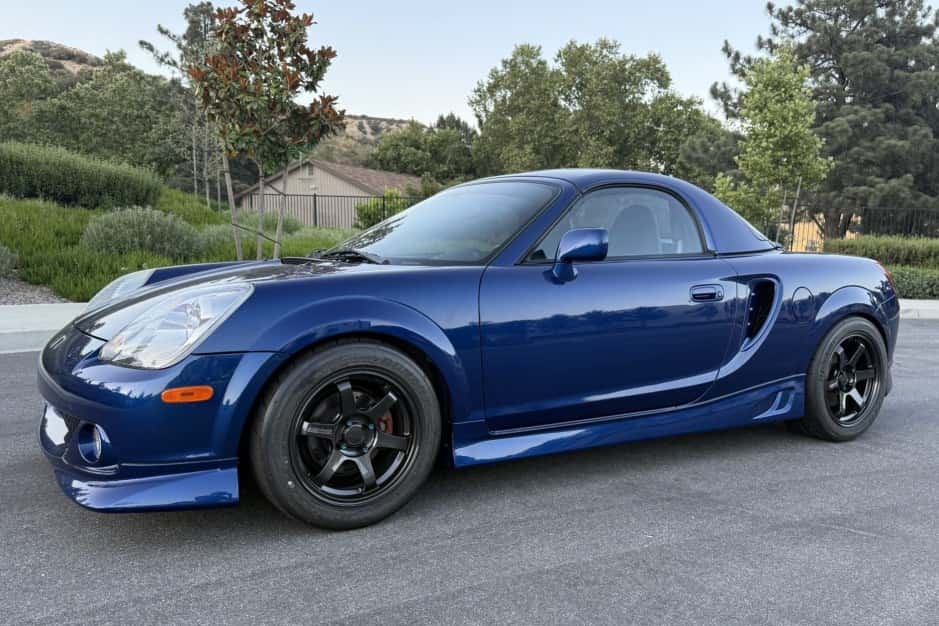 2003 Toyota W30 MR2 sold for $17,500