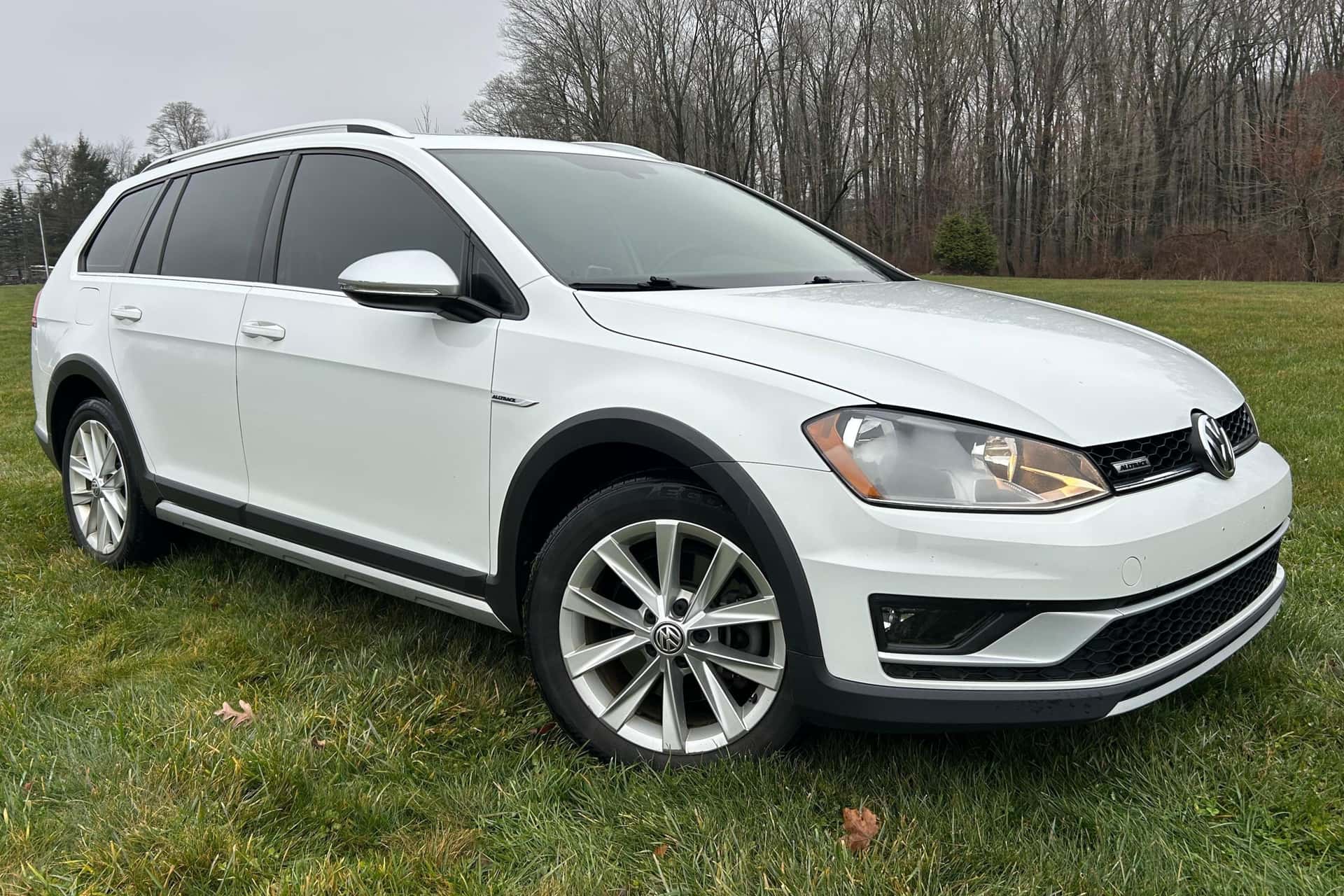 2017 Volkswagen Golf sold for $9,000