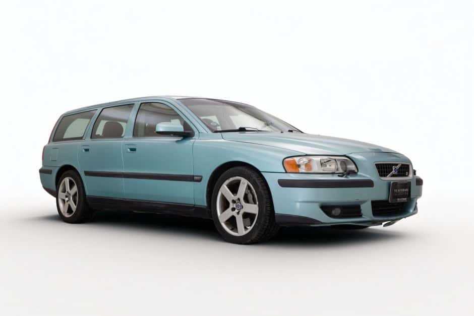 2004 Volvo V70R sold for $18,000