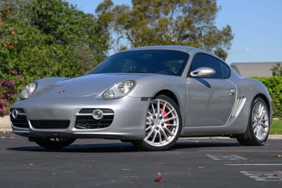 2007 Porsche 987 Cayman sold for $23,987