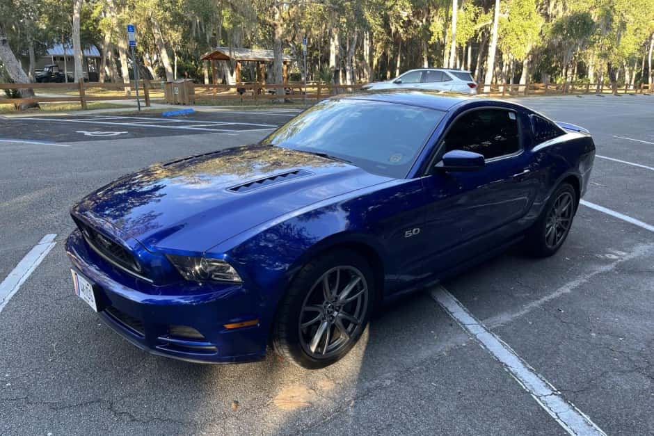 2014 Ford Mustang S197 2005-2014 sold for $19,000