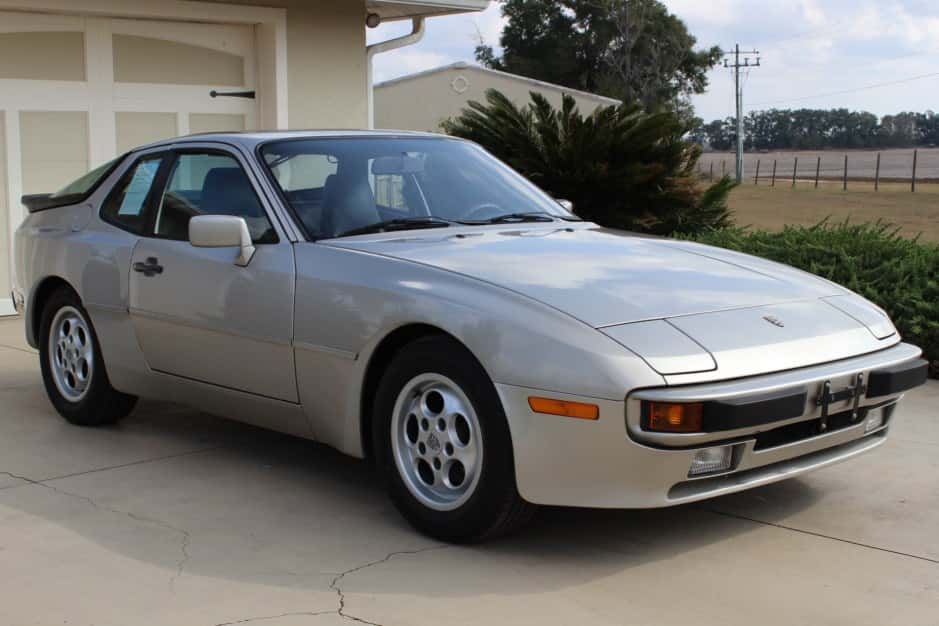 1988 Porsche 944 sold for $12,200