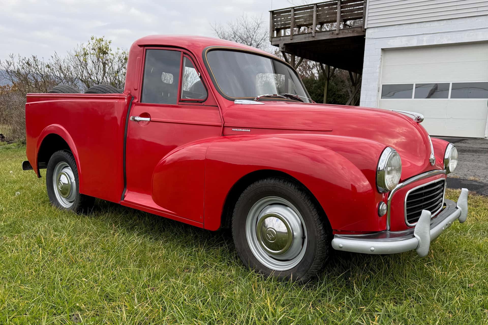 1960 Morris Minor sold for $11,000