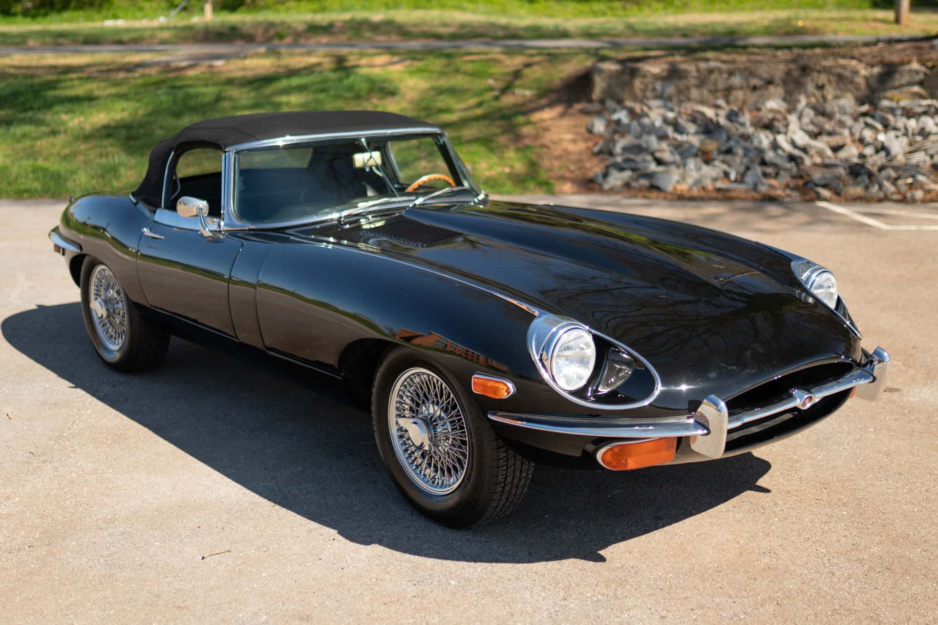 1969 Jaguar E-Type sold for $62,000