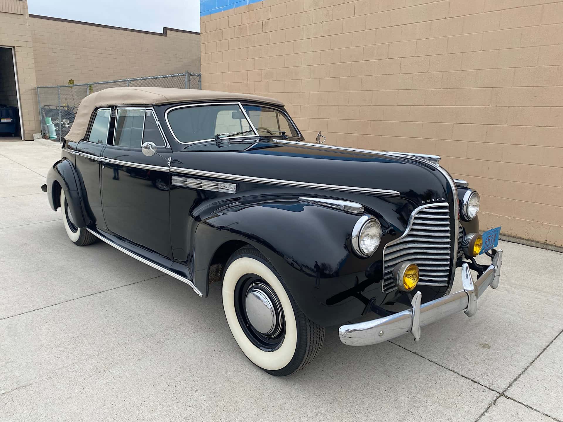 1940 Buick Roadmaster sold for $16,250
