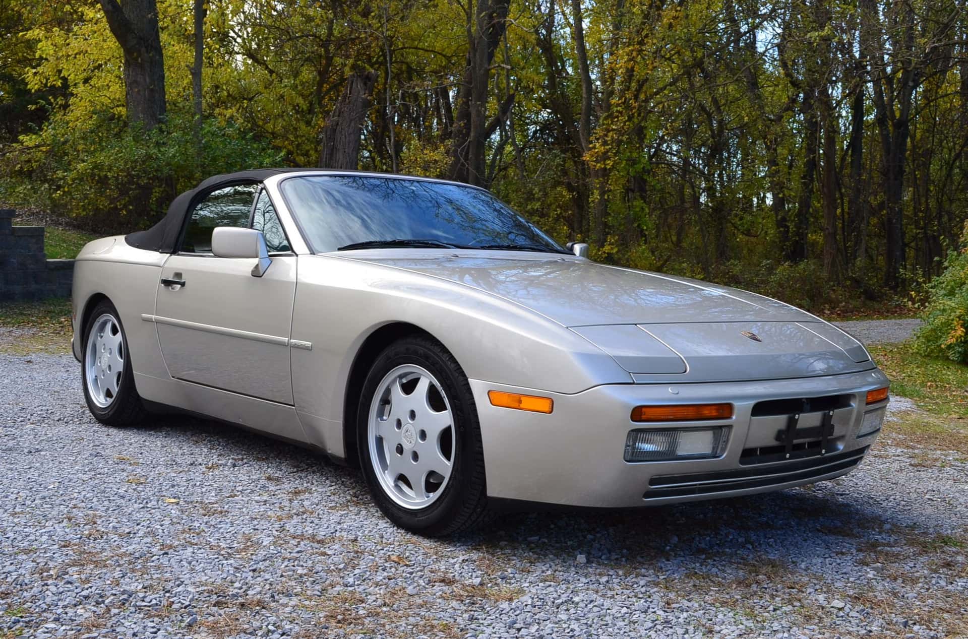 1990 Porsche 944 sold for $8,250