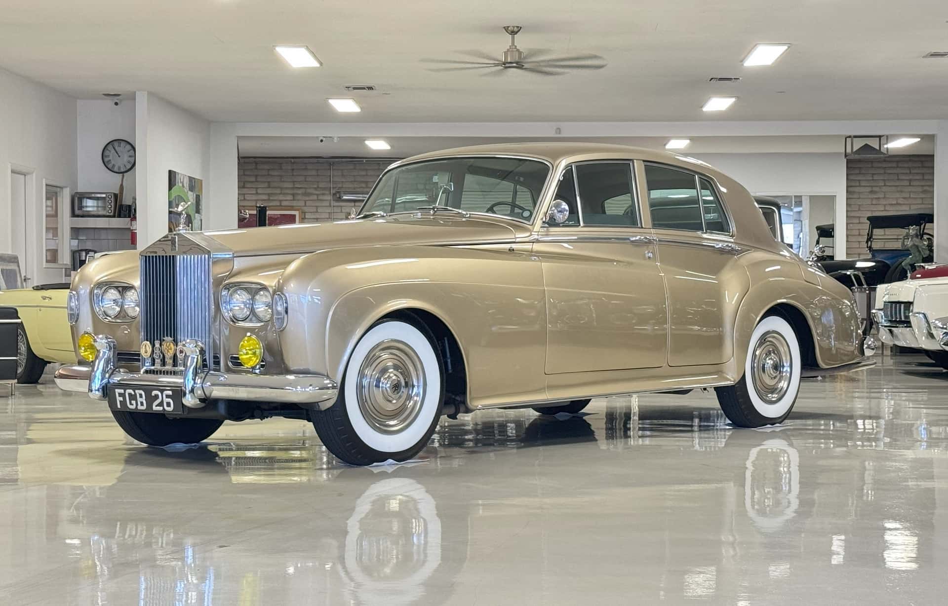 1964 Rolls-Royce Silver Cloud III sold for $56,000