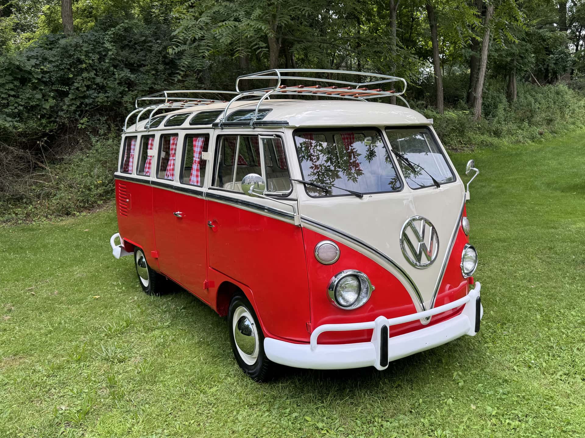 1974 Volkswagen Kombi sold for $24,750