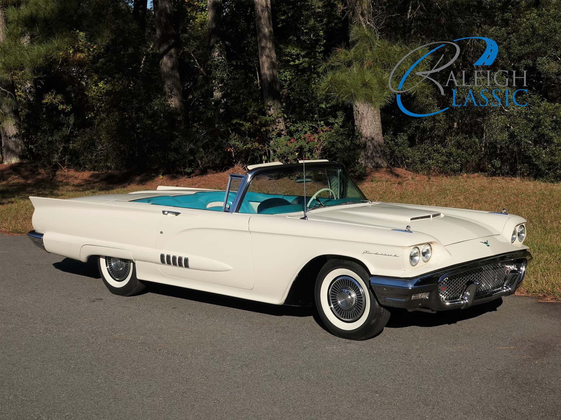 1958 Ford Thunderbird sold for $38,000
