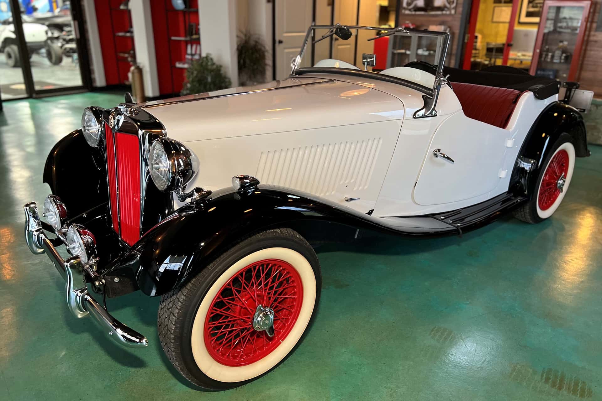 1951 MG TD sold for $19,000