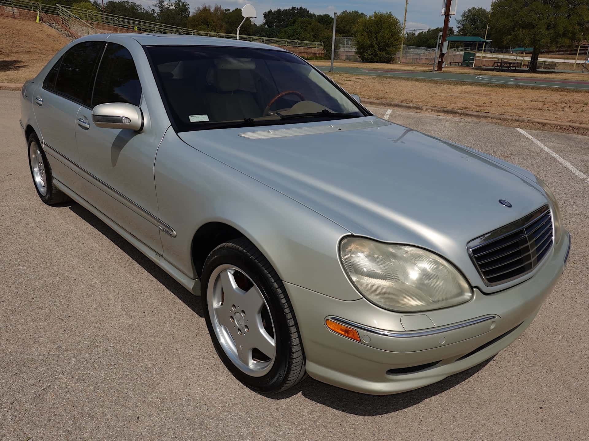 2001 Mercedes-Benz S600 sold for $4,013