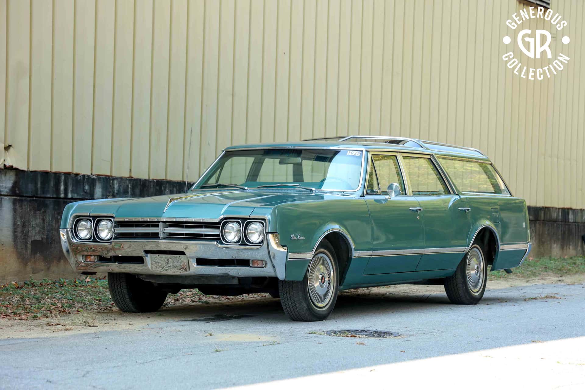 1966 Oldsmobile Vista Cruiser sold for $15,276