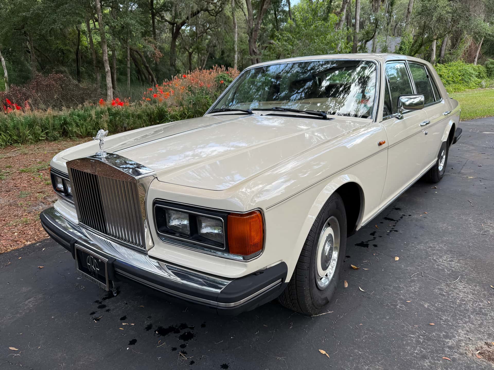 1987 Rolls-Royce Silver Spirit sold for $13,000