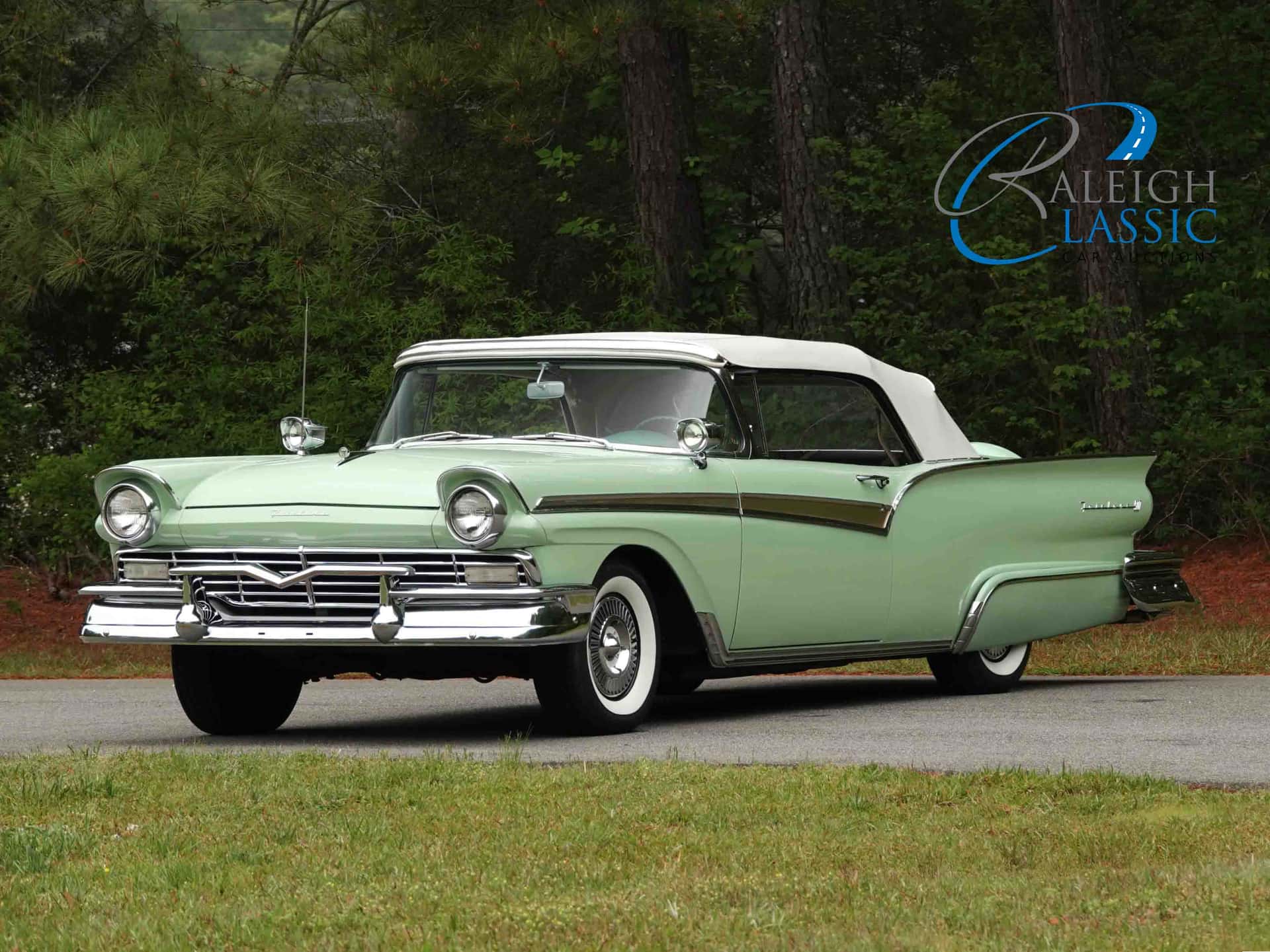 1957 Ford Fairlane 500 Sunliner sold for $29,500