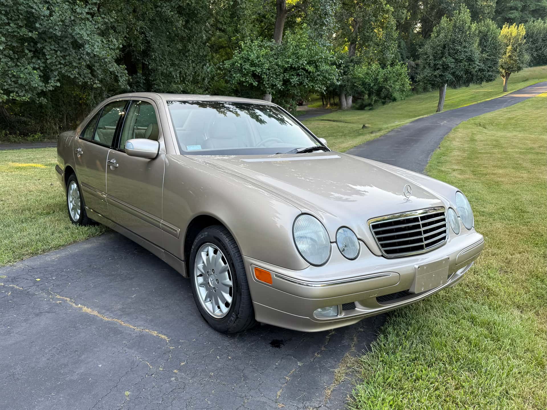 2000 Mercedes-Benz E320 sold for $5,250