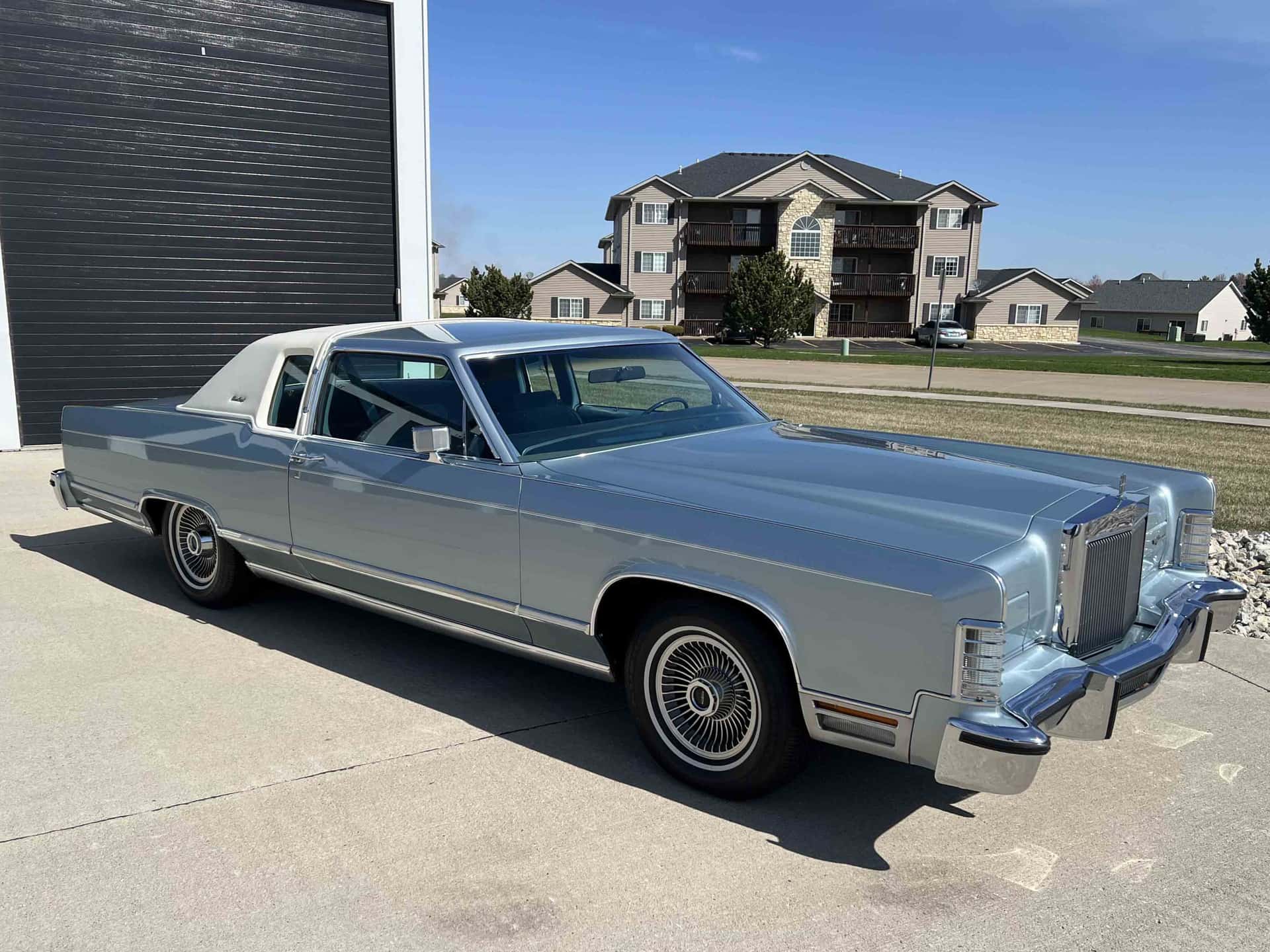 1979 Lincoln Continental sold for $16,000
