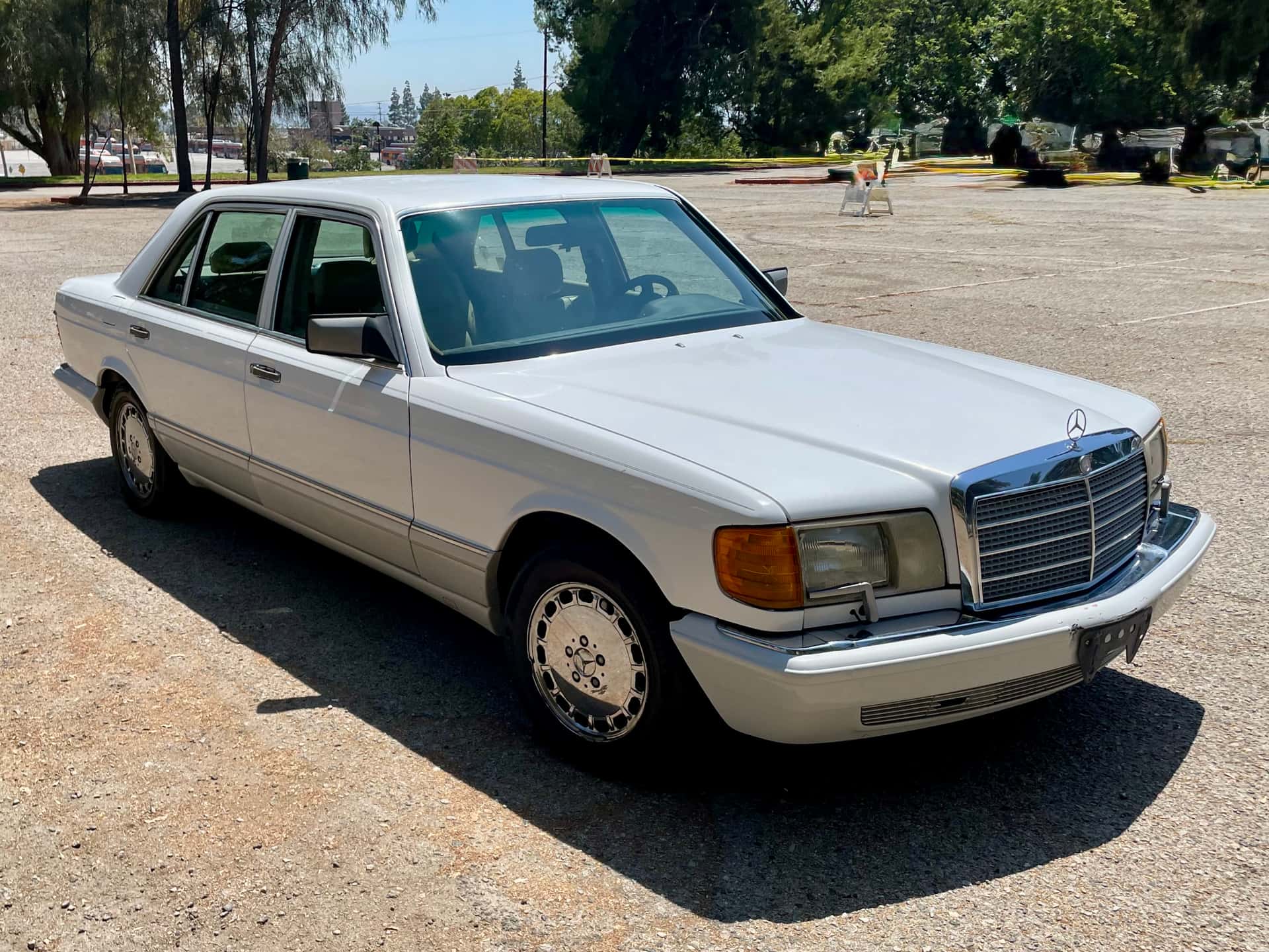 1991 Mercedes-Benz 560 SEL sold for $5,350