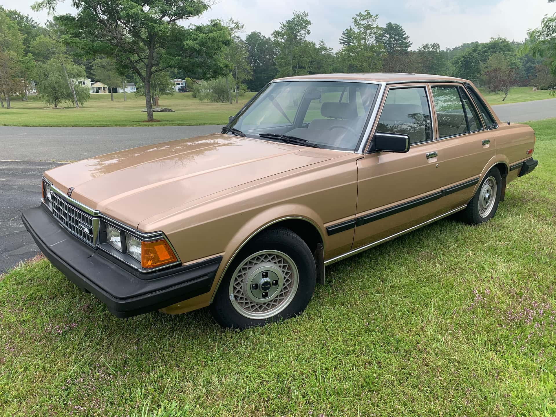 1983 Toyota Cressida sold for $7,451